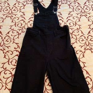 Levi’s Relaxed Denim Overalls Size 28